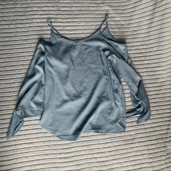 Light blue silky off the shoulder long sleeve - Picture 3 of 3